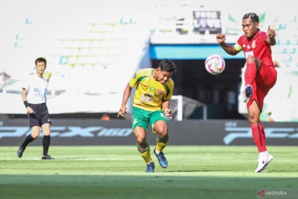 Berita: Toni Firmansyah Terus Jalani Program Latihan Bersama Persebaya