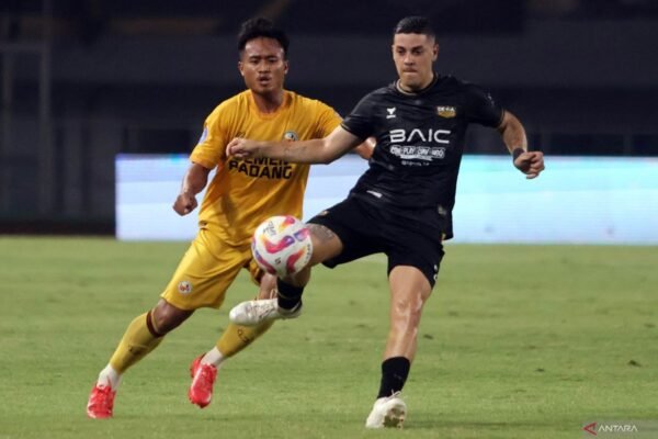 Alexis Messidoro Fokus Menyiapkan Mental Sebelum Pertandingan Melawan Persis Solo