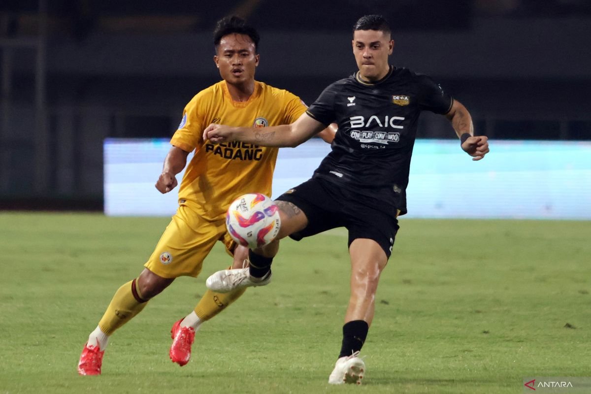 Alexis Messidoro Fokus Menyiapkan Mental Sebelum Pertandingan Melawan Persis Solo