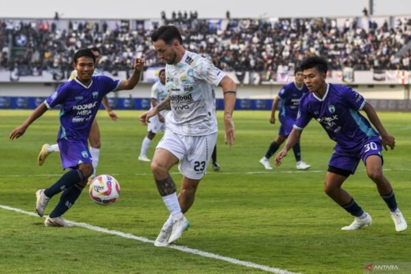 Analisis: Persita Tangerang Berhak Menang Melawan Persib Menurut Lefundes