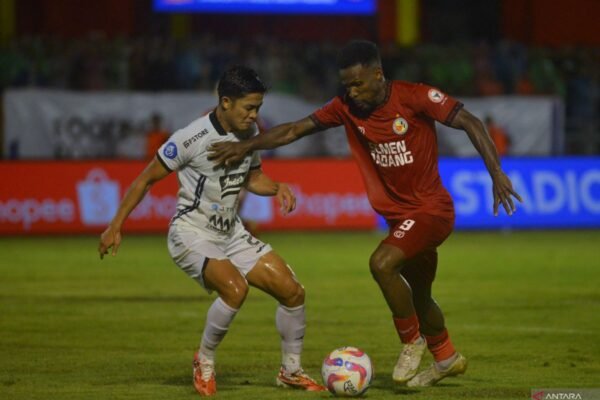 Persija Melorot dari Empat Besar Usai Tergelincir oleh Semen Padang dengan Skor 0-2