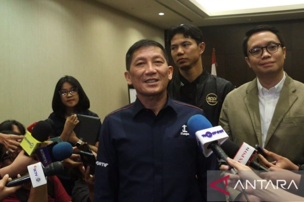 Berikut adalah beberapa alternatif judul untuk artikel dengan tema tersebut:

1. "Persib Bandung Batal Jadi Laga Pembuka: Penjelasan dari I.League"
2. "I.League Menjelaskan Pembatalan Laga Pembuka Persib Bandung"
3. "Persib Bandung Tak Tampil di Laga Pembuka, Ini Alasannya Menurut I.League"
4. "Misteri Pembatalan Laga Pembuka Persib Bandung, I.League Berikan Penjelasan"
5. "Persib Bandung Terpaksa Mundur dari Laga Pembuka: Klarifikasi I.League"

Silakan pilih salah satu atau sesuaikan dengan kebutuhan Anda!
